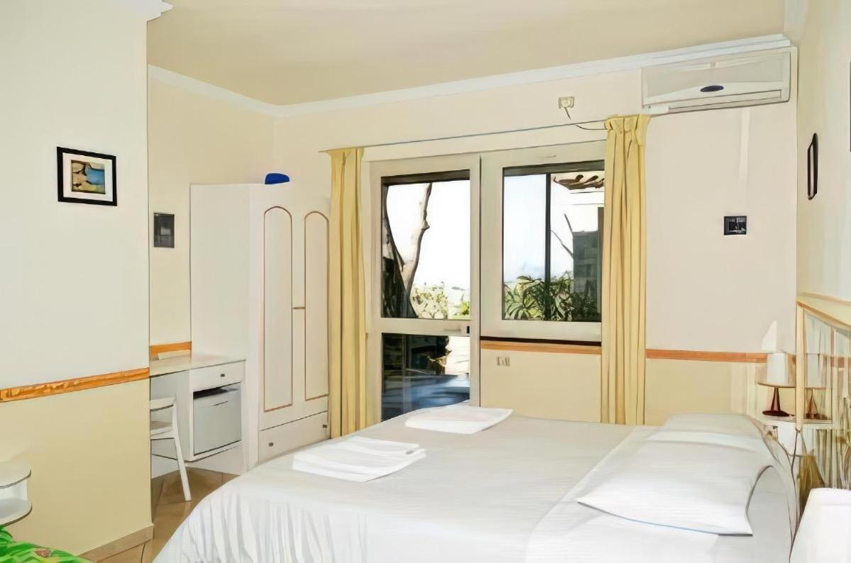 Le Ginestre Di Capri Bb & Holiday House Anacapri  Buitenkant foto