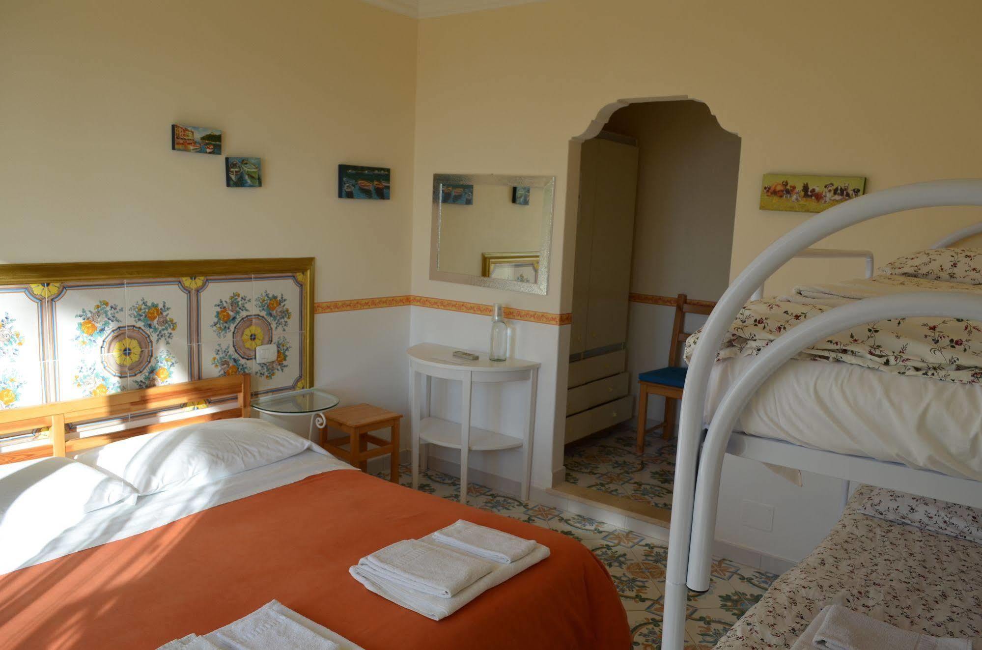 Le Ginestre Di Capri Bb & Holiday House Anacapri  Buitenkant foto